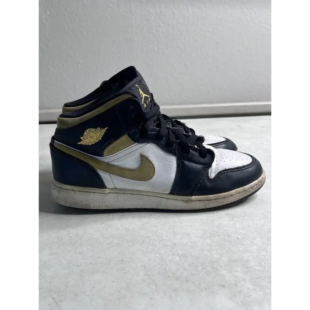 Jordan 1 Mid Youth 6.5Y Black White Metallic Gold Sneaker